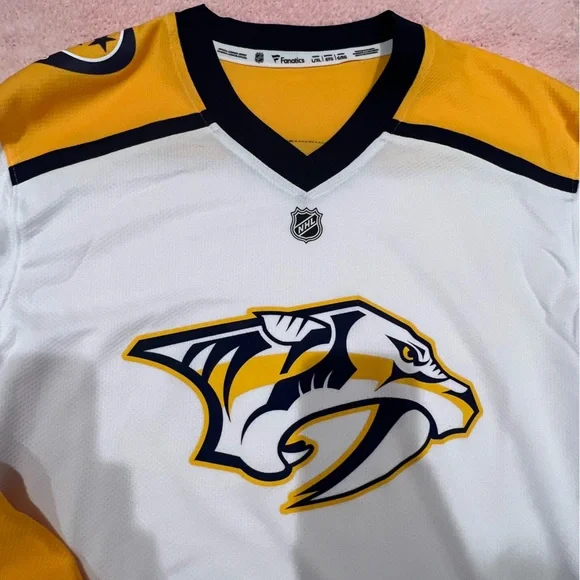 New Predators jersey kids - Picture 3 of 6